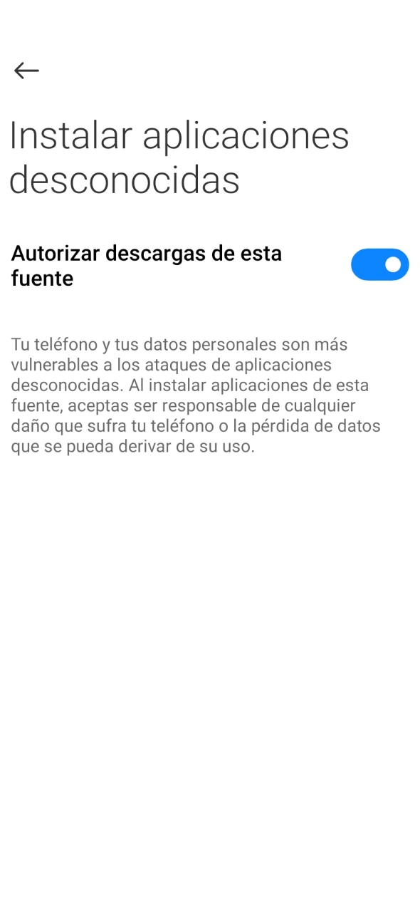 Abre la configuración del teléfono y prepara la App Betsson para instalar.